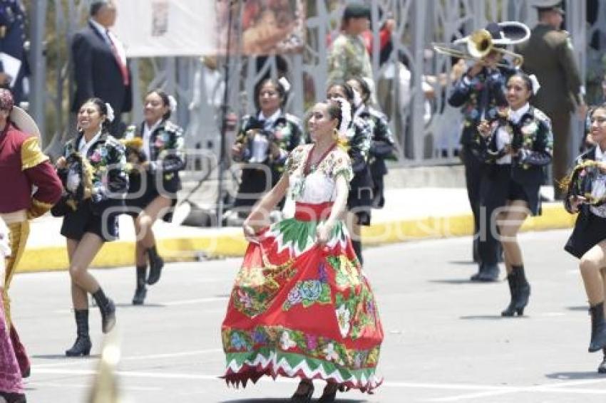 DESFILE 5 DE MAYO