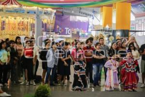 FERIA DE PUEBLA . VISITANTES