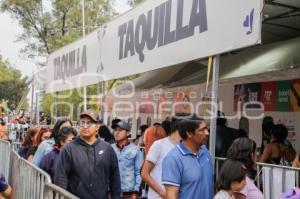 FERIA DE PUEBLA . VISITANTES