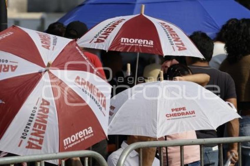 DESFILE 5 DE MAYO . PROPAGANDA POLÍTICA