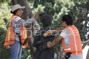 ZÓCALO . ESTATUAS