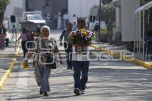 PREVIO DÍA DE LAS MADRES . PANTEÓN