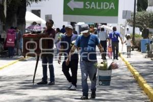 PANTEÓN . DÍA DE LAS MADRES