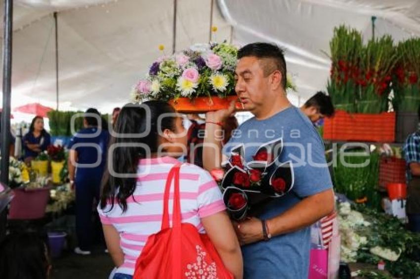 DÍA DE LAS MADRES . FLORES