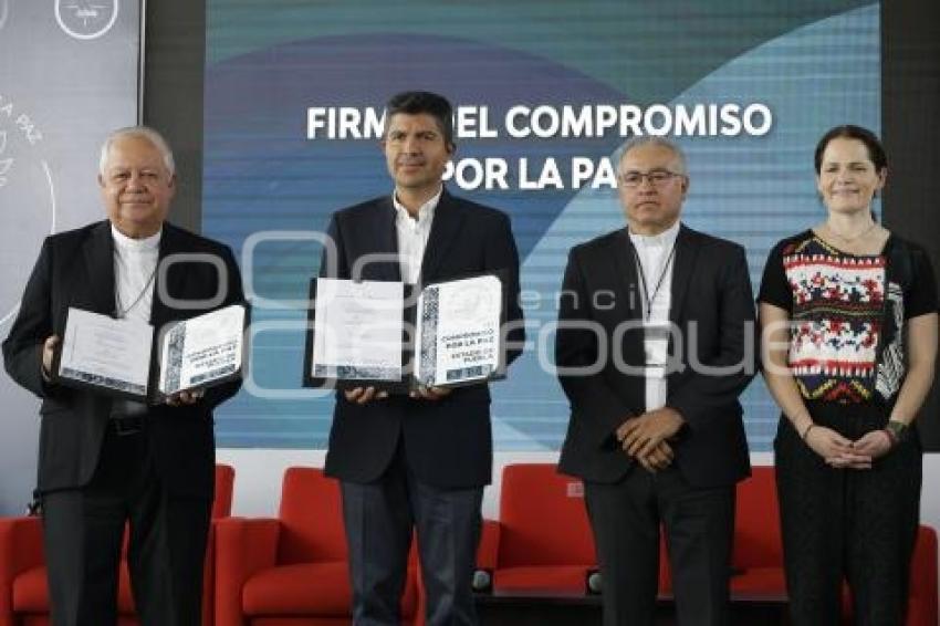 FIRMA COMPROMISO POR LA PAZ . RIVERA