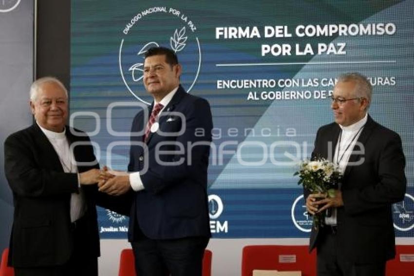 FIRMA COMPROMISO POR LA PAZ . ARMENTA