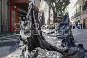 ESTATUAS CORREDOR 5 DE MAYO