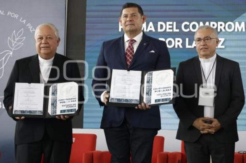 FIRMA COMPROMISO POR LA PAZ . ARMENTA