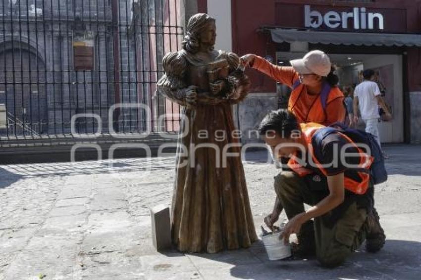 ESTATUAS CORREDOR 5 DE MAYO