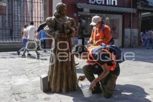 ESTATUAS CORREDOR 5 DE MAYO