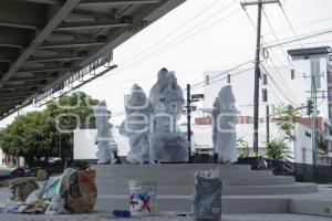 AYUNTAMIENTO . MONUMENTO LOS HÉROES