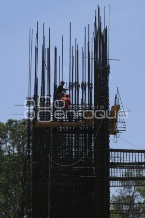 TLAXCALA . CONSTRUCCIÓN TORRE RECTORÍA