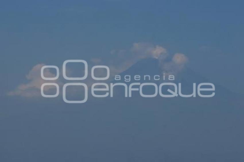 VOLCÁN POPOCATÉPETL . FUMAROLA