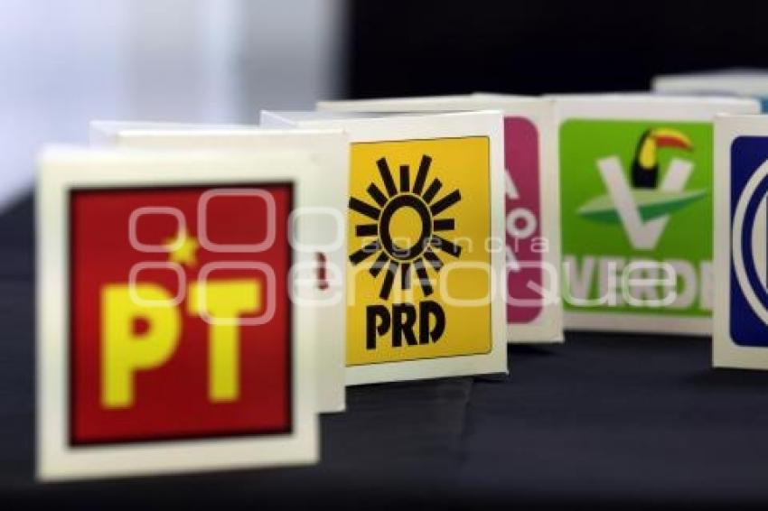 PARTIDOS POLÍTICOS . LOGOS