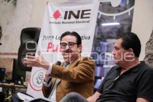 INE . MESA REDONDA