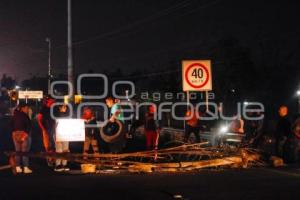 TLAXCALA . BLOQUEO AUTOPISTA