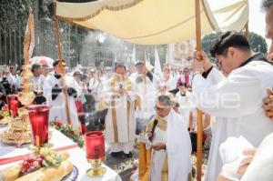 PROCESIÓN . CORPUS CHRISTI