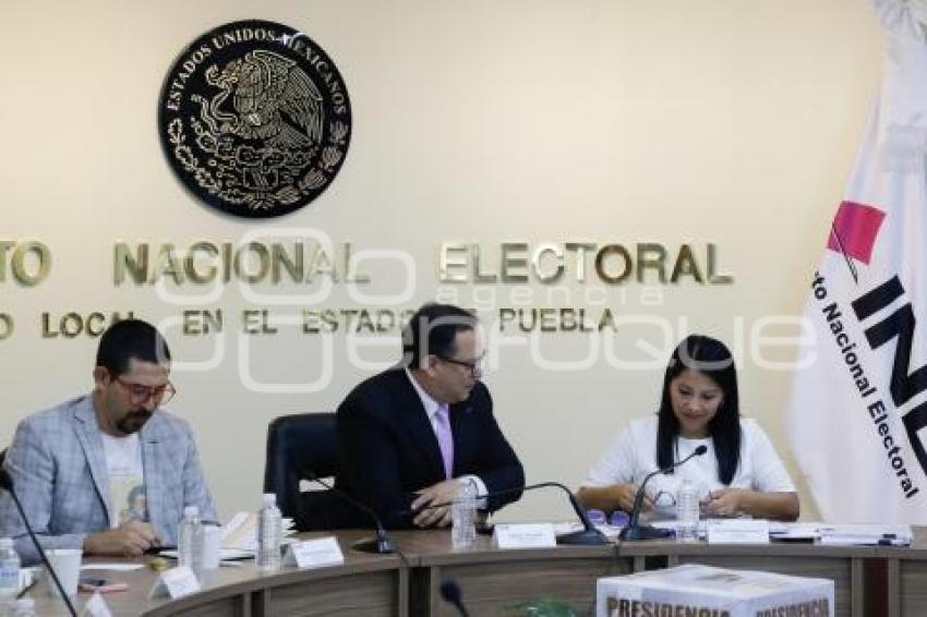 INE . SESIÓN EXTRAORDINARIA