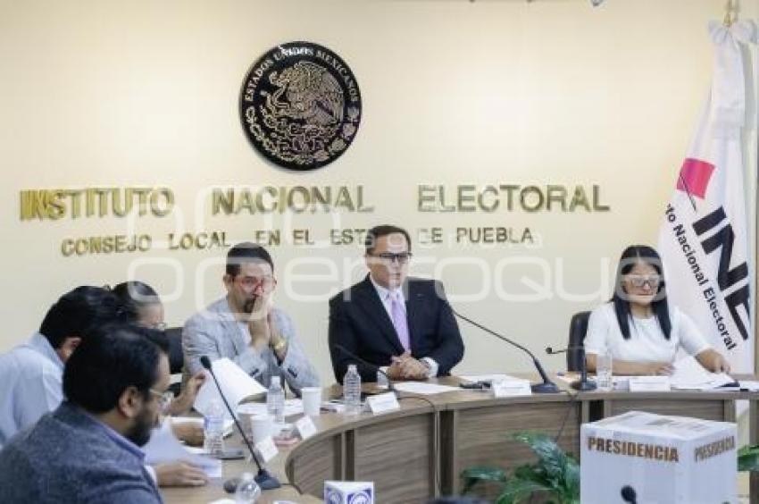 INE . SESIÓN EXTRAORDINARIA