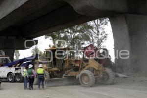 ACCIDENTE TRÁILER . AUTOPISTA