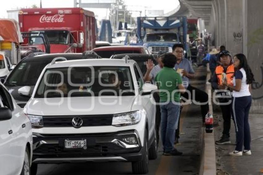 ACCIDENTE TRÁILER . AUTOPISTA