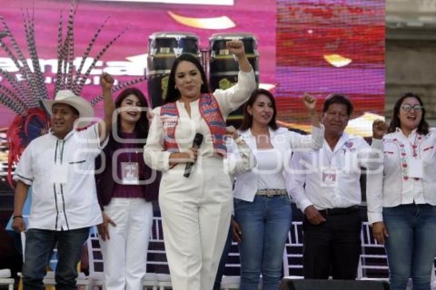 FIESTA POR LA DEMOCRACIA