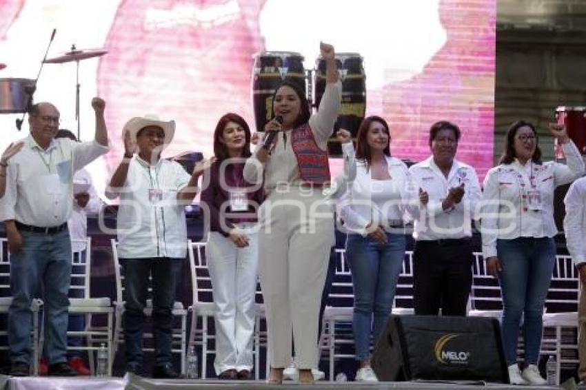FIESTA POR LA DEMOCRACIA
