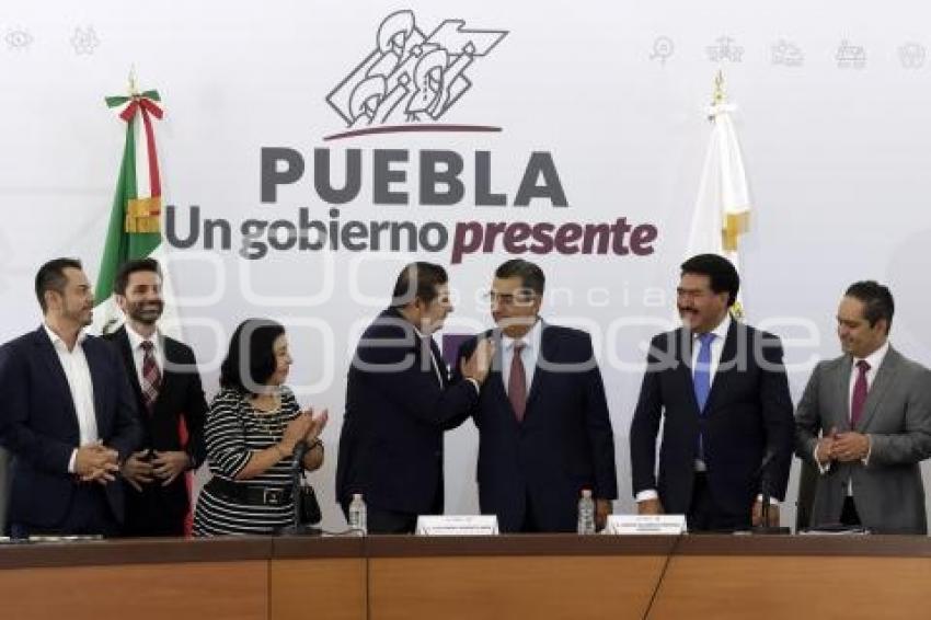 GOBIERNO ESTATAL . PERIODO DE TRANSICIÓN