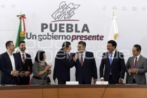 GOBIERNO ESTATAL . PERIODO DE TRANSICIÓN