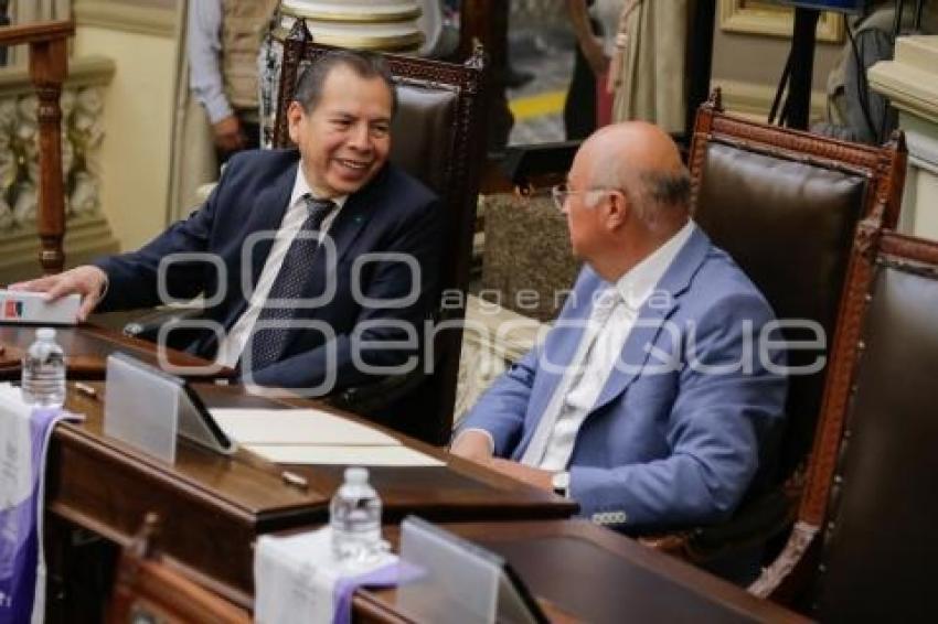 SESIÓN PÚBLICA ORDINARIA . CONGRESO
