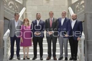 AYUNTAMIENTO . TRANSICIÓN