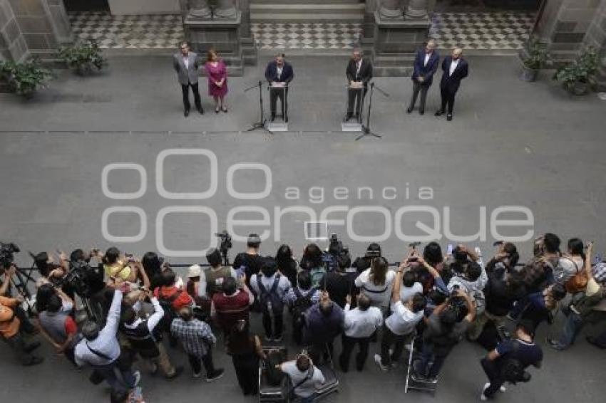 AYUNTAMIENTO . TRANSICIÓN
