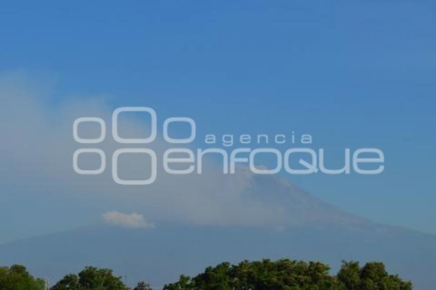 VOLCÁN POPOCATÉPETL . FUMAROLA