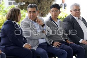 CENTRO ESCOLAR . ENTREGA DE TECHADO
