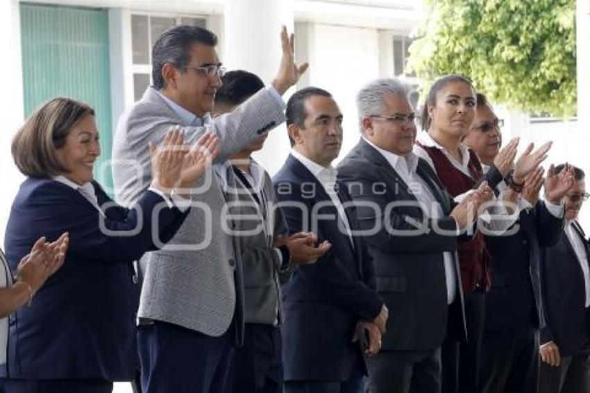 CENTRO ESCOLAR . ENTREGA DE TECHADO
