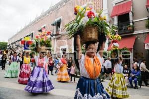CALENDA . OAXACA EN PUEBLA