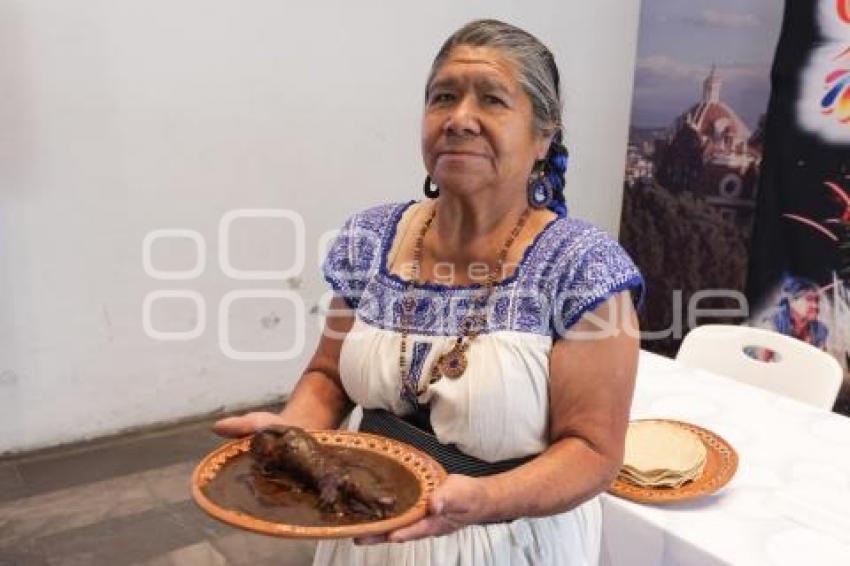TURISMO . FERIA DEL MOLE . CALPAN