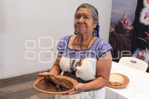 TURISMO . FERIA DEL MOLE . CALPAN