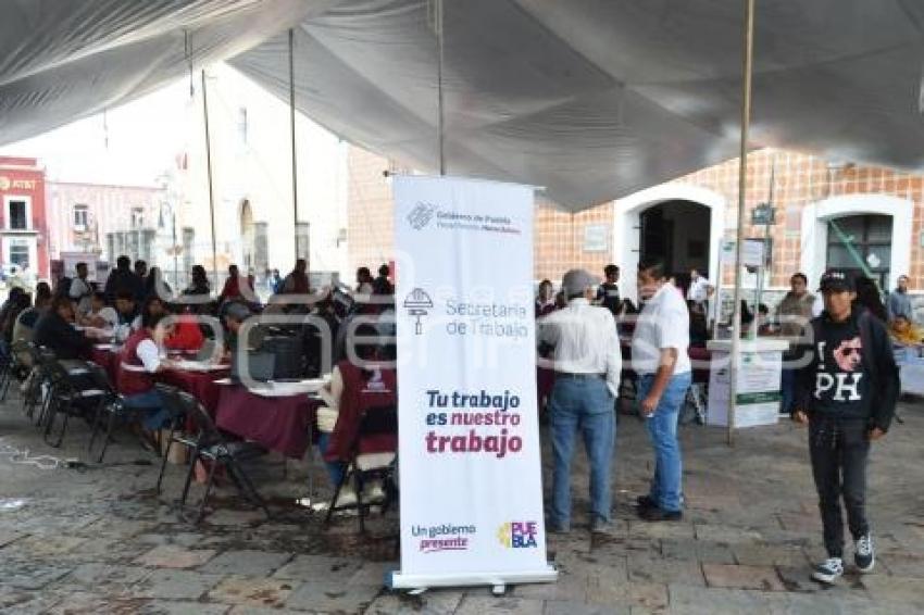 ATLIXCO . FERIA DEL EMPLEO