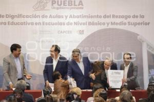 GOBIERNO ESTATAL . DIGNIFICACIÓN DE AULAS
