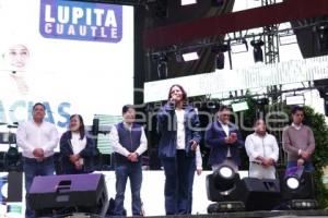 GUADALUPE CUAUTLE . FESTEJO TRIUNFO