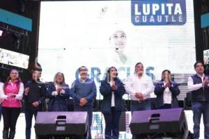 GUADALUPE CUAUTLE . FESTEJO TRIUNFO