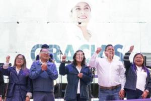 GUADALUPE CUAUTLE . FESTEJO TRIUNFO