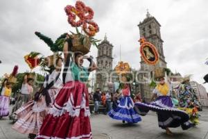 CALENDA . OAXACA EN PUEBLA