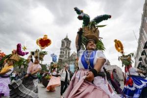 CALENDA . OAXACA EN PUEBLA
