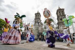 CALENDA . OAXACA EN PUEBLA