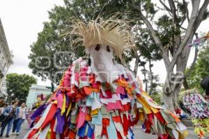CALENDA . OAXACA EN PUEBLA