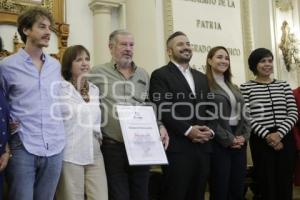 AYUNTAMIENTO . VISITANTE DISTINGUIDO