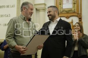 AYUNTAMIENTO . VISITANTE DISTINGUIDO