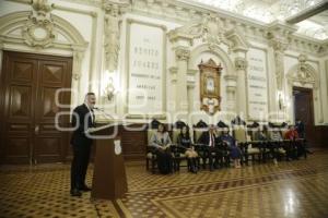 AYUNTAMIENTO . VISITANTE DISTINGUIDO